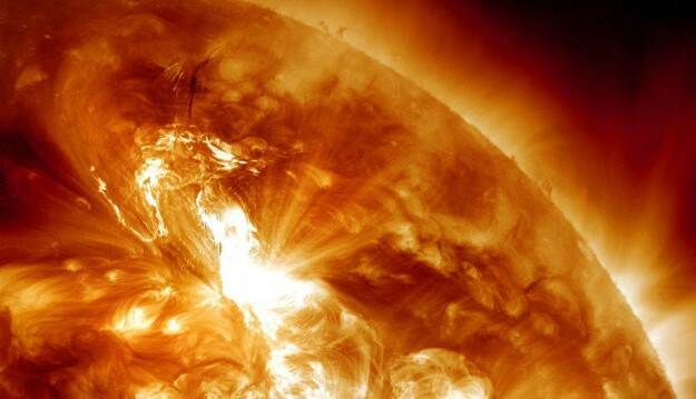 120125014639-solar-flare-january-23-2012-story-top.jpg