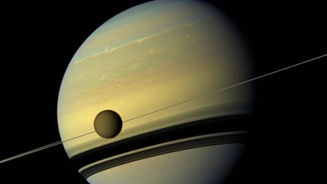 17747_Saturn_and_Titan-kvqD-1200x630@abc.jpg