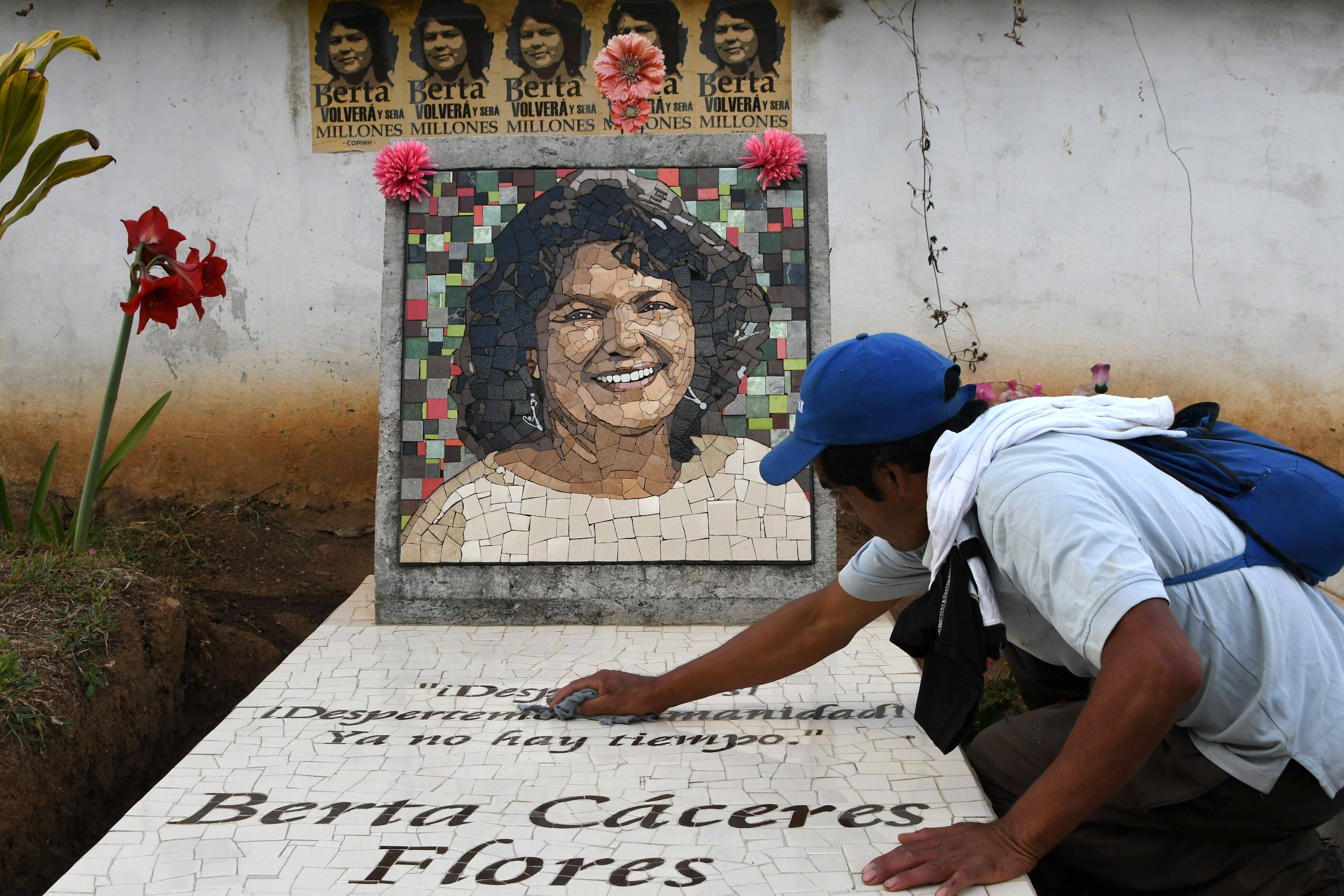 180504004440-berta-caceres-asesinato-documental-milton-benitez-katia-lara-honduras-intvw-aristegui-00000110.jpg