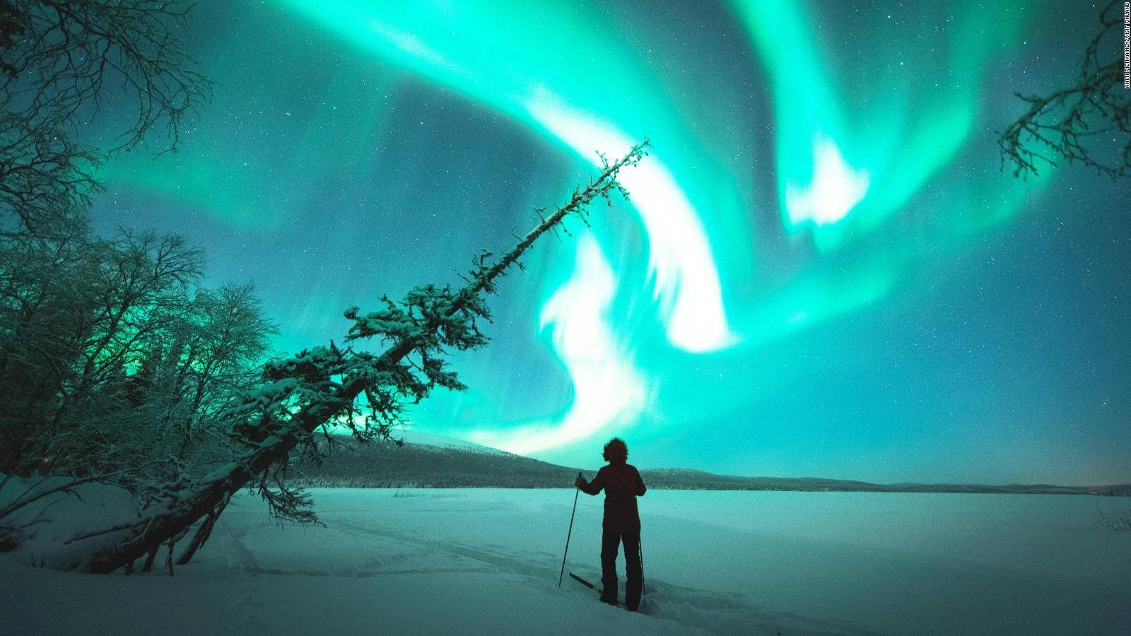 191216172925-lapland-northern-lights-full-169.jpg