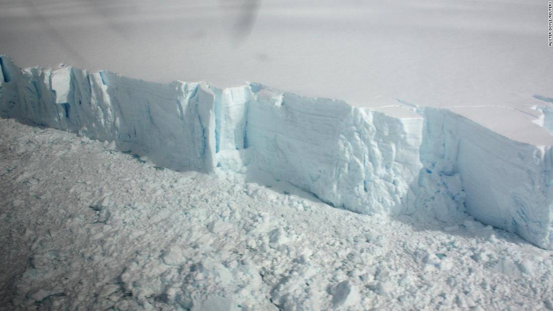 220811050050-02-antarctic-ice-shelf-crumbling-super-169.jpg