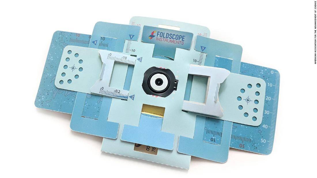 220914122612-01-golden-goose-science-awards-foldscope-super-169.jpg