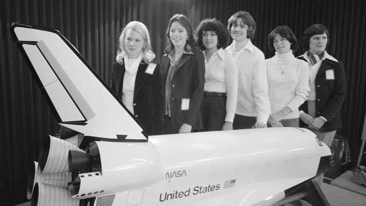 230911130052-03-the-six-first-female-astronauts-book-1978.jpg