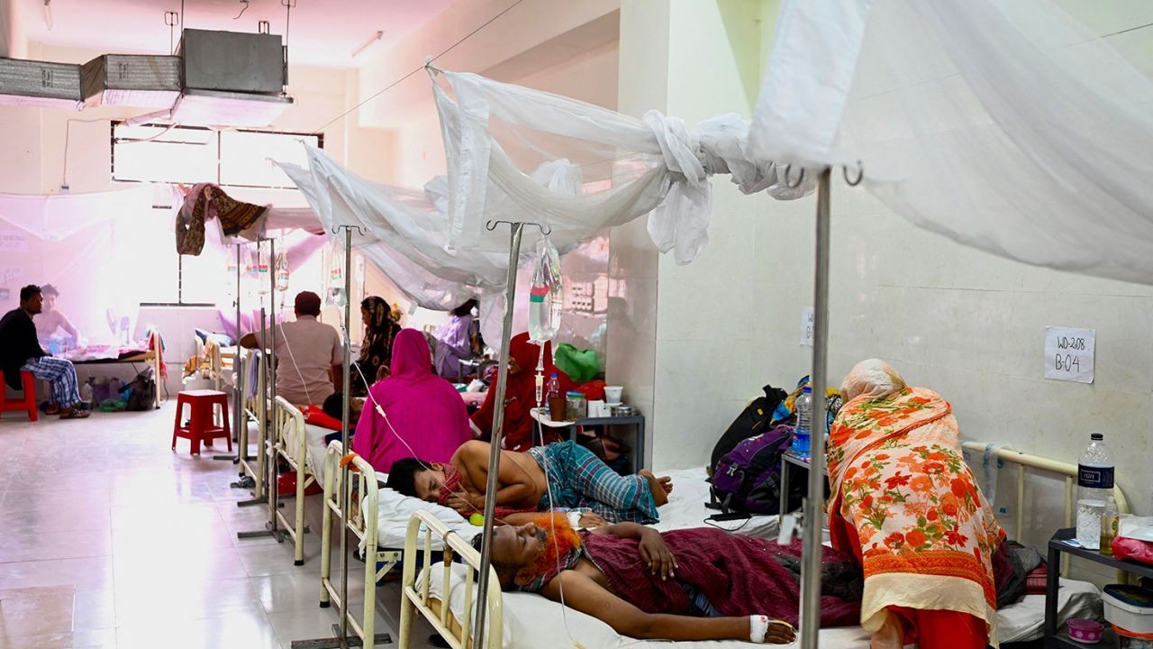 231003111902-02-bangladesh-dengue.jpg