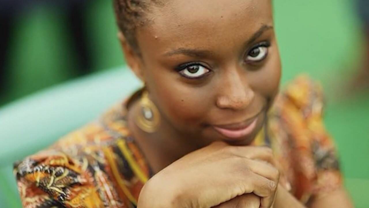 El-Fenómeno-de-Chimamanda.Copy_.01.Sub_.01_001.jpg