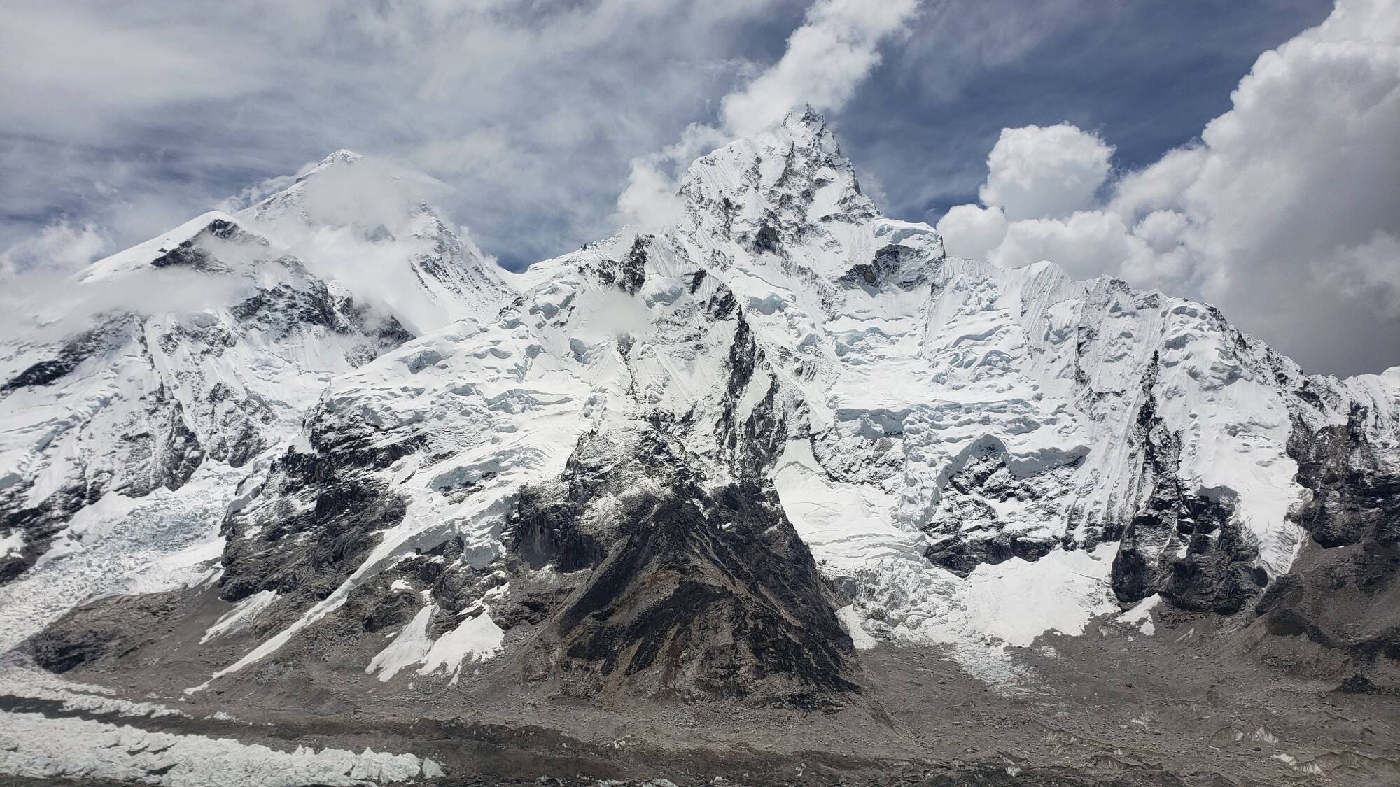 EVEREST-HECES-HUMANAS.jpg