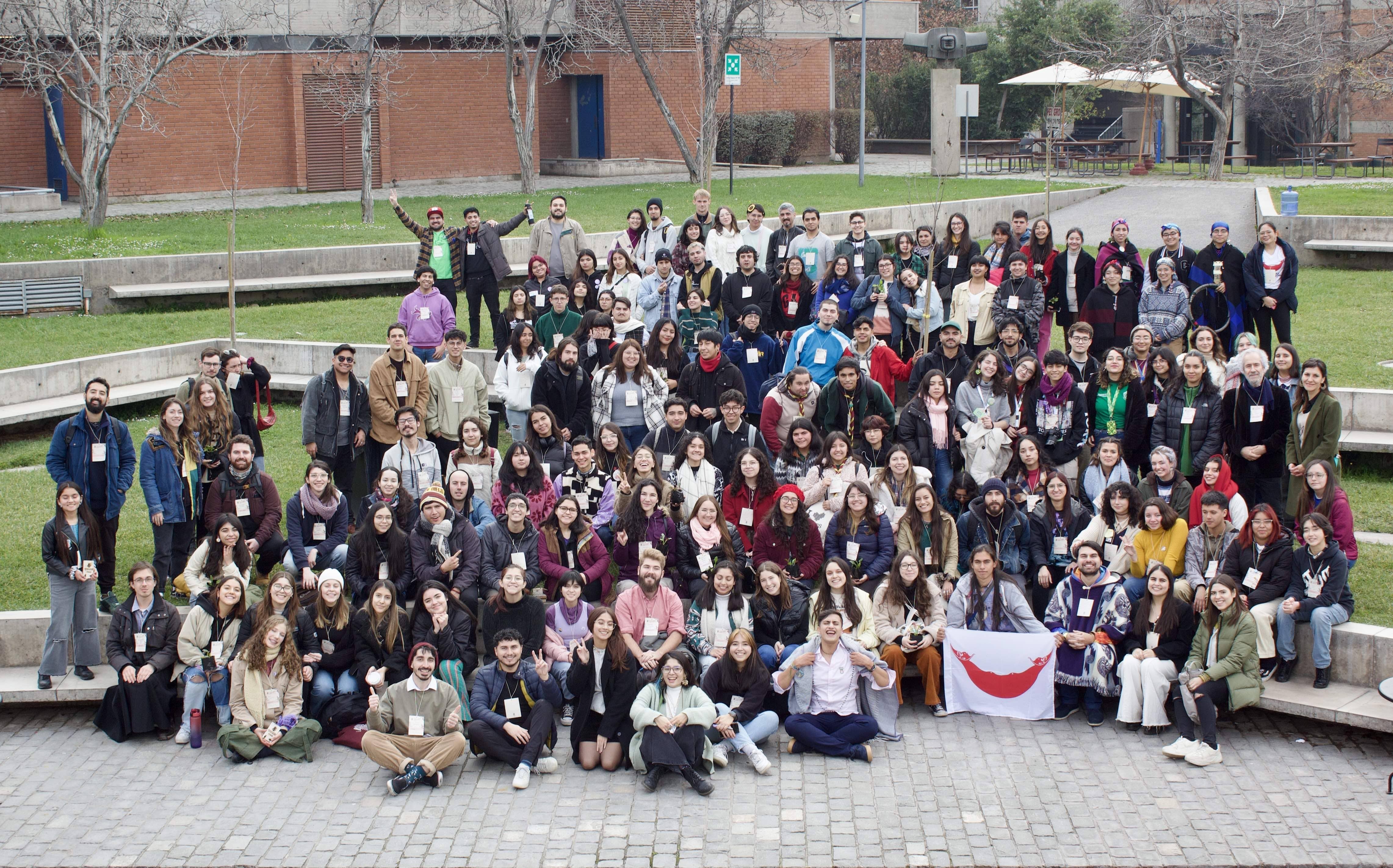 FOTO-OFICIAL-LCOY-1.jpg
