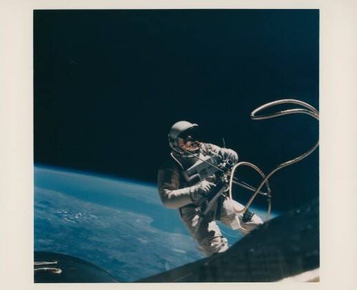 http___cdn.cnn_.com_cnnnext_dam_assets_201110114629-02-nasa-photos-auction.jpg