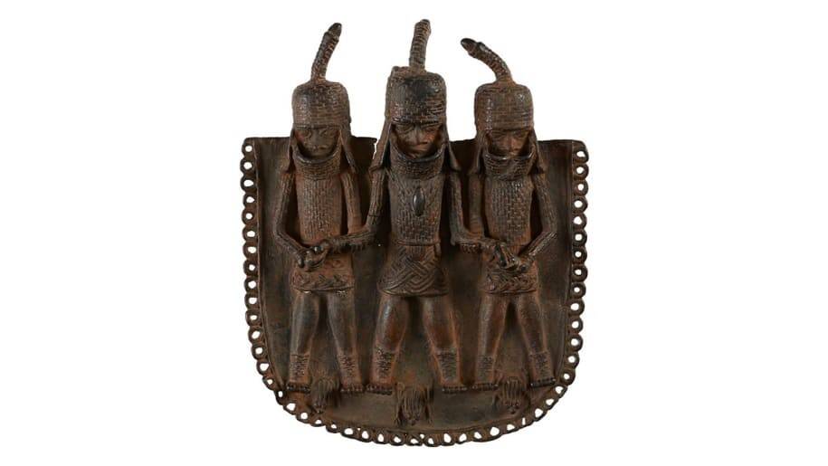 http___cdn.cnn_.com_cnnnext_dam_assets_220807125611-02-horniman-museum-benin-bronzes-nigeria.jpg