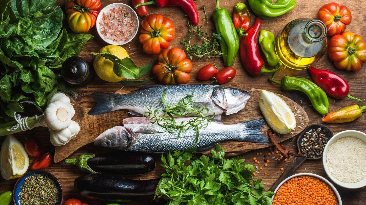 https___cdn.cnn_.com_cnnnext_dam_assets_170717104105-mediterranean-diet-stock.jpg