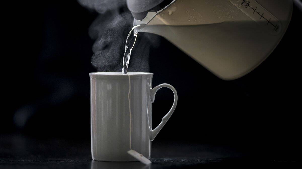 https___cdn.cnn_.com_cnnnext_dam_assets_190320093502-hot-tea-linked-to-higher-cancer-risk-study-intl-file-restricted-use.jpg