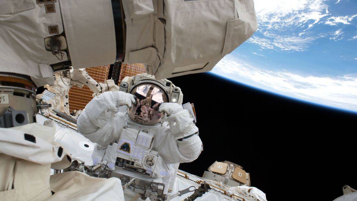 https___cdn.cnn_.com_cnnnext_dam_assets_200401123545-nasa-artemis-astronauts-apply-trnd.jpg