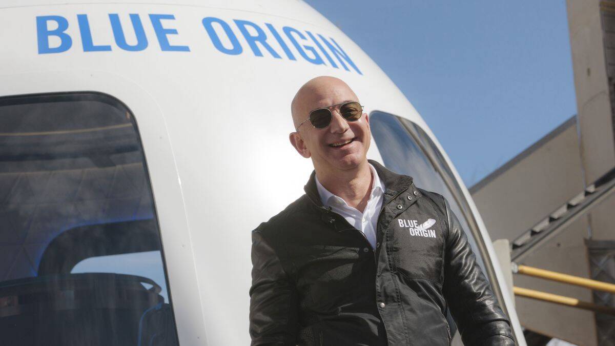 https___cdn.cnn_.com_cnnnext_dam_assets_210607002316-jeff-bezos-blue-origin-unveiling-2017-file.jpg