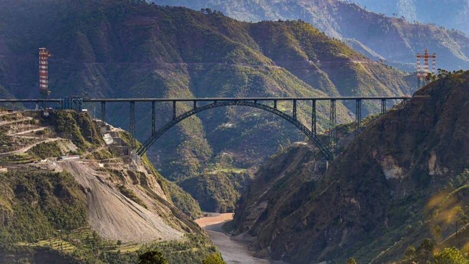 india-tallest-rail-bridge-kashmir-e1683018870759.jpg