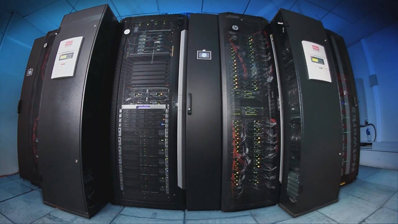 nuestro-supercomputador-leftraru-el-2do-mÃ£Â¡s-veloz-en-latino-amÃ£Â©rica_youtuber0374.jpg