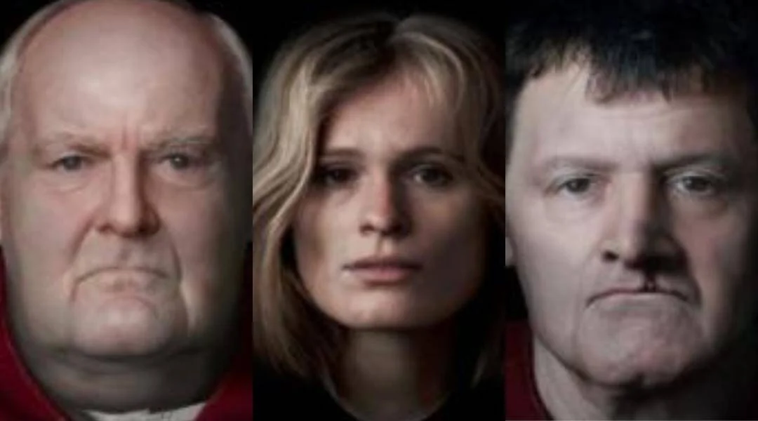 Retratos de dos hombres mayores y una mujer joven rubia con expresiones serias sobre fondo negro.