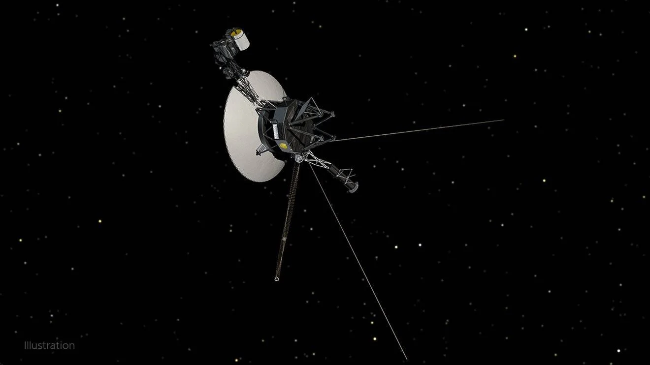 Ilustración artística de la sonda espacial Voyager navegando en el espacio interestelar con estrellas de fondo.