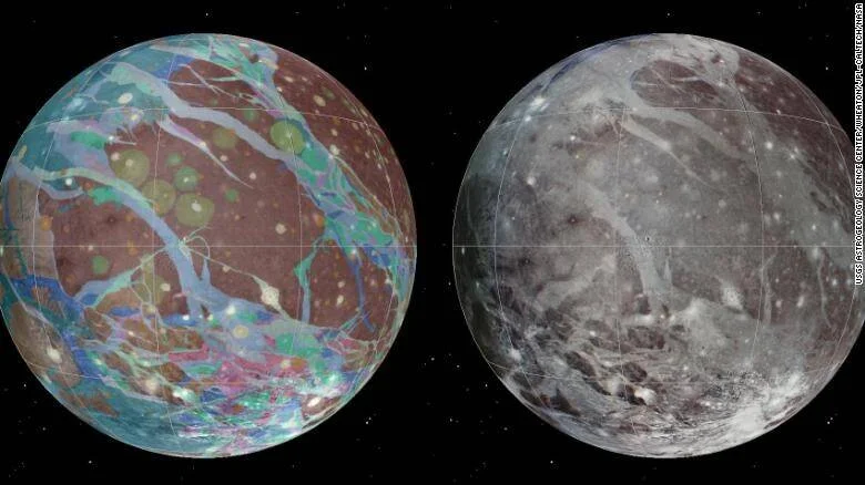 Dos vistas de Ganímedes: mapa geológico en colores a la izquierda y fotografía real en grises a la derecha, elaborados por NASA.