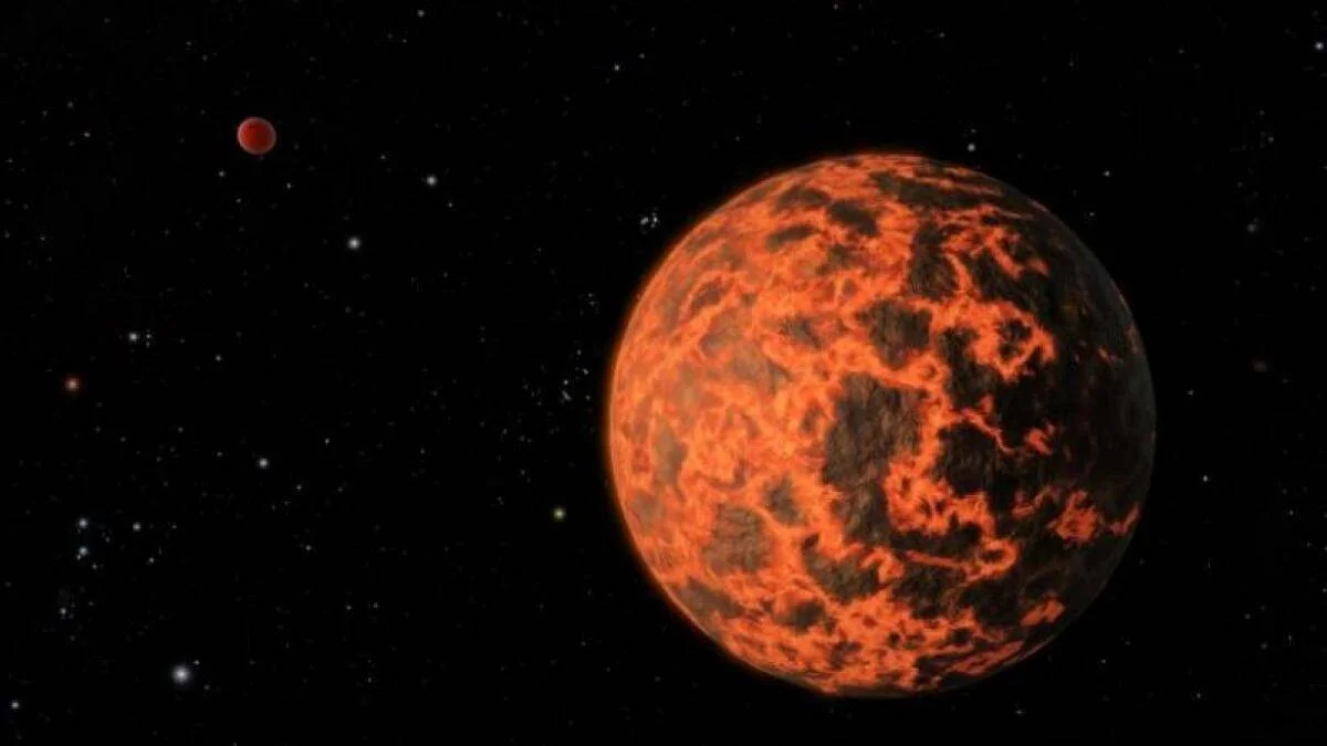 Recreación artística de un exoplaneta cubierto de lava fundida de color naranja y negro, con una enana roja al fondo en el espacio.