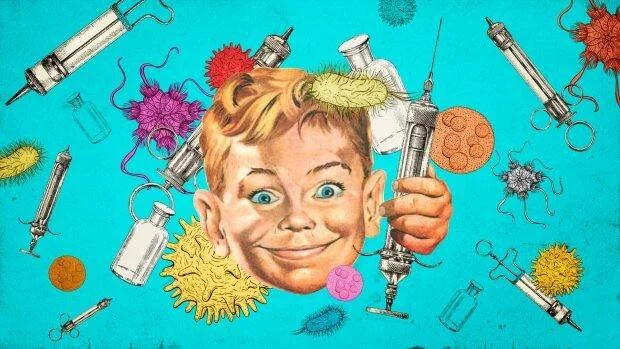 Ilustración estilo collage retro de un niño sonriente sosteniendo una jeringa, rodeado de gérmenes coloridos, virus y material médico sobre fondo turquesa.