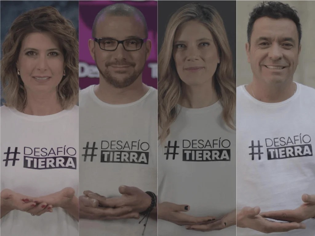 Cuatro personas con camisetas blancas del programa #DesafíoTierra posan sonrientes en un collage de retratos.