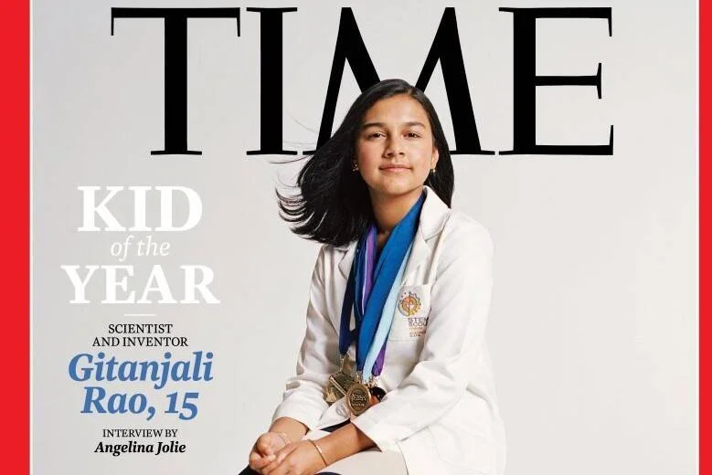 Portada de la revista Time con Gitanjali Rao, científica e inventora de 15 años, elegida Kid of the Year, con bata blanca y medallas.