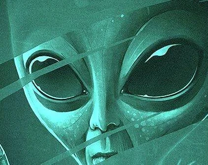 Ilustración de un ser extraterrestre con grandes ojos oscuros y piel gris, en tonos verde azulado.