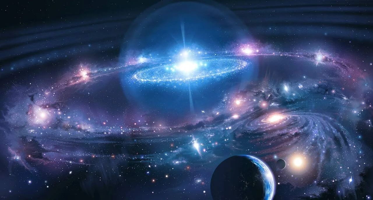 Ilustración digital del universo con galaxias espirales luminosas, nebulosas coloridas y planetas flotando en el espacio profundo.