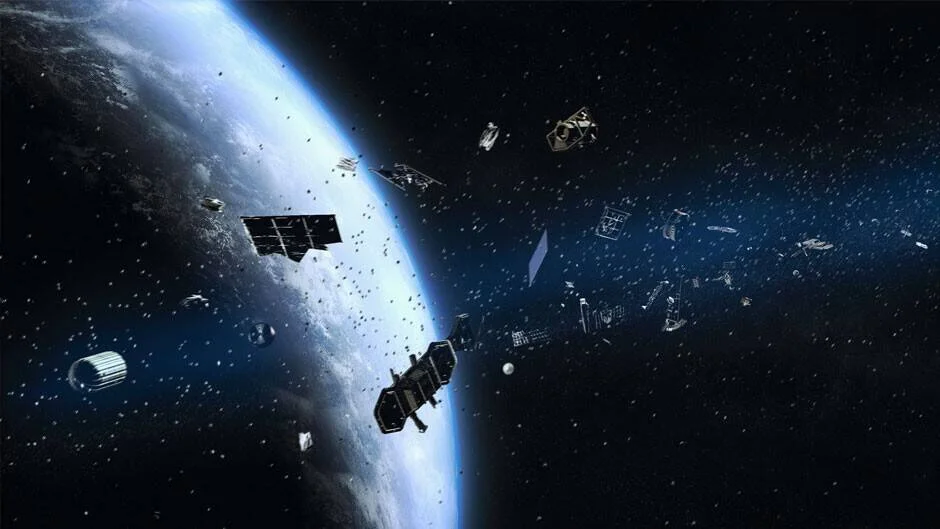 Ilustración de satélites y fragmentos de basura espacial acumulados en órbita alrededor de la Tierra.